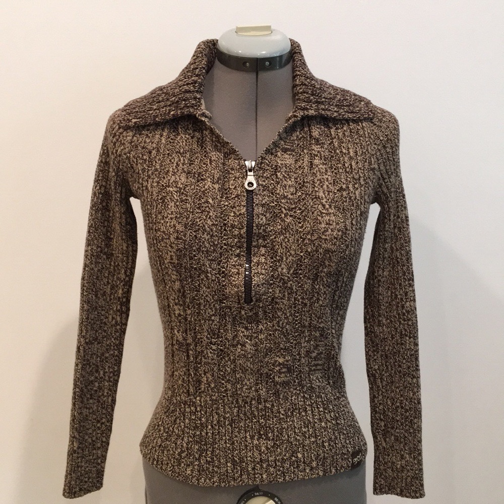 ✨ DKNY Knit Sweater with half zipper ✨